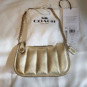 Coach Swinger 20 With Quilting in Soft Metallic Gold